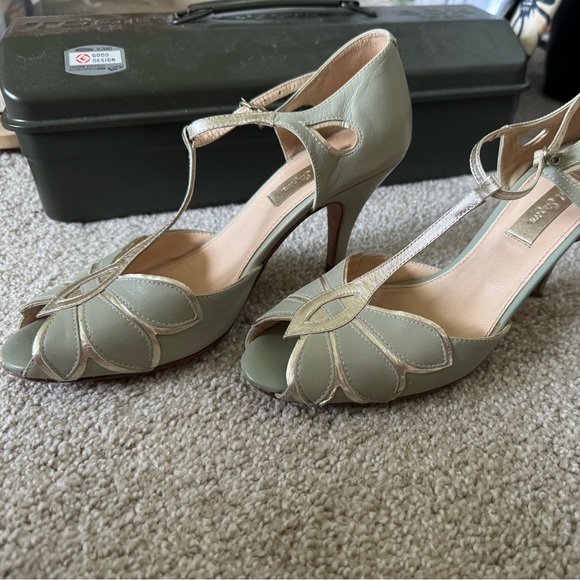 Rachel Simpson Heels size 37 sea foam green and gold EUC - Picture 1 of 5